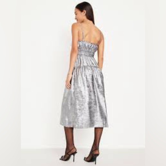 Elegant Silver Midi Dress - Picture 2 of 8